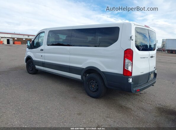 1FBAX2YG8PKB07992 2023 FORD PASSENGER White Tył lewy