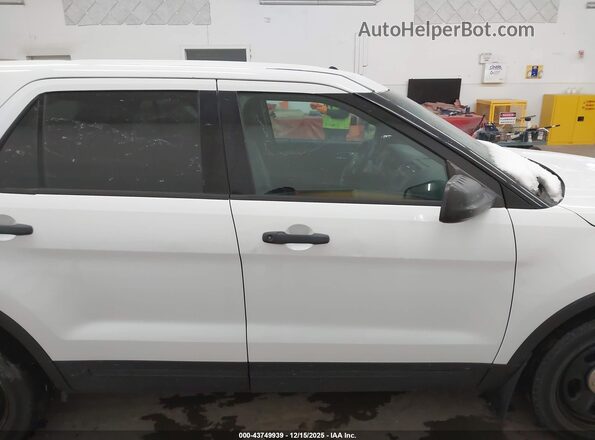 1FM5K8AR9GGA37332 2016 FORD UTILITY POLICE INTERCEPTOR Black უკანა სალონის ხედი
