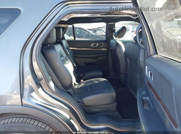 1FM5K8HT2JGA79768 2018 FORD FORD EXPLORER Gray Вид наклейки з VIN-кодом