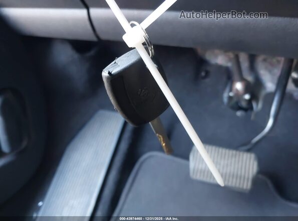 1FMCU0GD1HUB53335 2017 FORD ESCAPE Silver Dashboard view