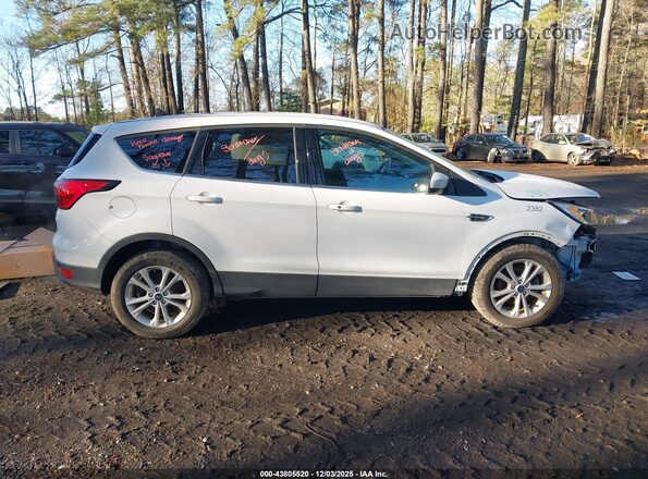 1FMCU0GD2KUB82382 2019 FORD ESCAPE White Vista interior trasera