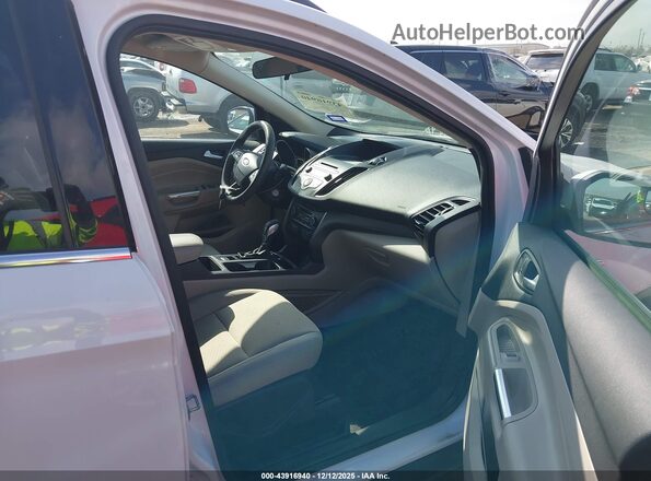 1FMCU0GD9JUD23317 2018 FORD ESCAPE White Widok wnętrza z przodu