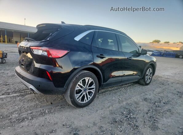 1FMCU0H63NUB40629 2022 FORD ESCAPE Черный Задняя правая четверть