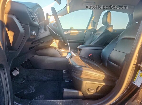 1FMCU0H63NUB40629 2022 FORD ESCAPE Черный Вид салона спереди