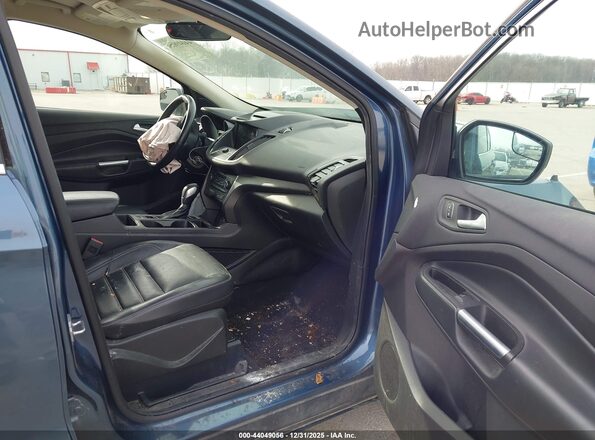 1FMCU0HD3JUC68488 2018 FORD ESCAPE Синий Вид салона спереди