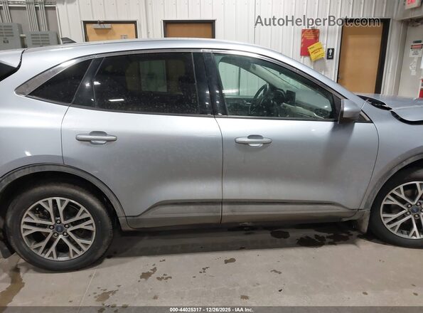 1FMCU9CZ4NUB29385 2022 FORD ESCAPE Silver Widok wnętrza 360 stopni