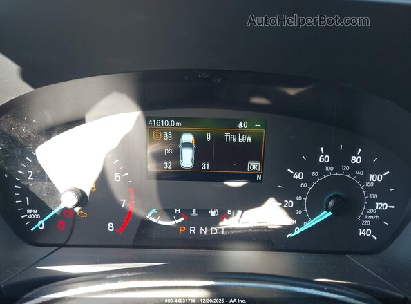 1FMCU9G6XNUB16592 2022 FORD ESCAPE Белый Вид задних сидений