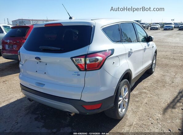 1FMCU9GD0HUB90221 2017 FORD ESCAPE Белый Задняя правая четверть