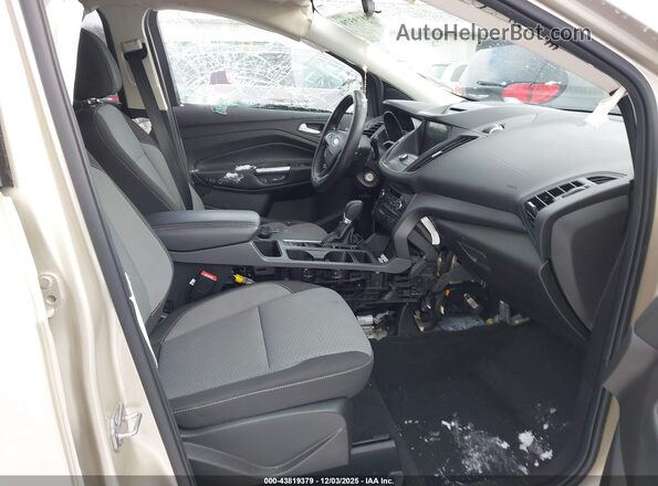 1FMCU9GD7HUC21352 2017 FORD ESCAPE Tan Widok wnętrza z przodu