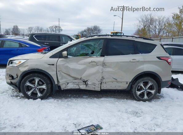 1FMCU9GD7HUC21352 2017 FORD ESCAPE Tan Widok wnętrza 360 stopni