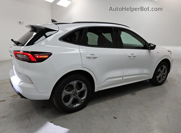 1FMCU9MN5PUA09531 2023 FORD ESCAPE Белый 