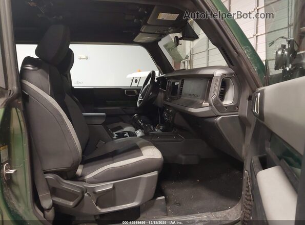 1FMDE5CH5PLB27476 2023 FORD BRONCO Зеленый Вид салона спереди