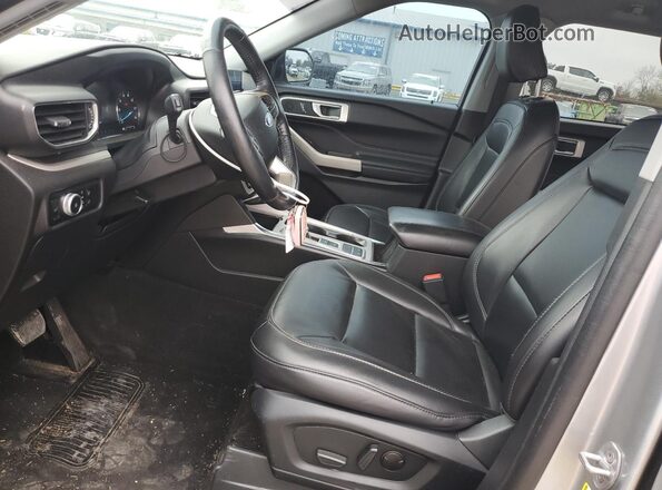 1FMSK7DH1PGA08228 2023 FORD FORD EXPLORER Silver Vista interior delantera