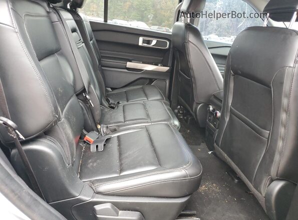 1FMSK7DH1PGA08228 2023 FORD FORD EXPLORER Silver Vista interior trasera