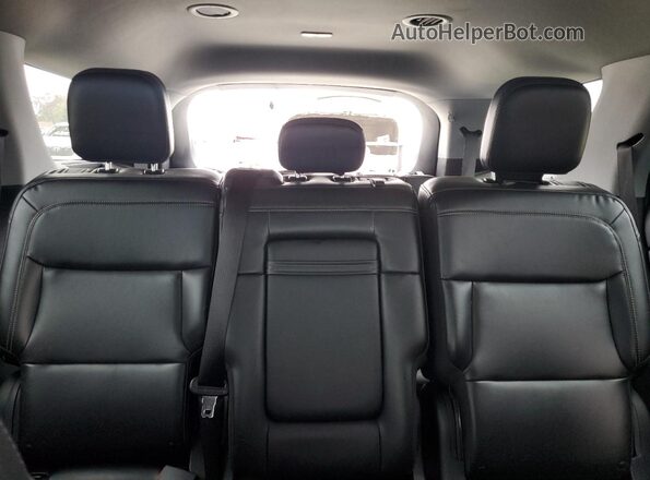 1FMSK7DH1PGA08228 2023 FORD FORD EXPLORER Silver Vista de los asientos traseros