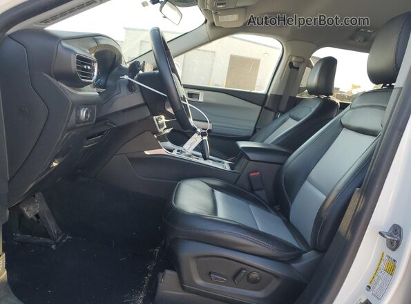 1FMSK7DH2NGC44819 2022 FORD FORD EXPLORER White Вид салону спереду