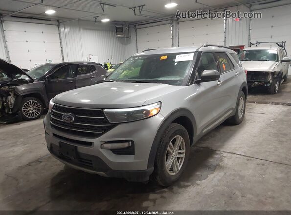 1FMSK8DH9NGC17865 2022 FORD FORD EXPLORER Серебряный Вид спереди