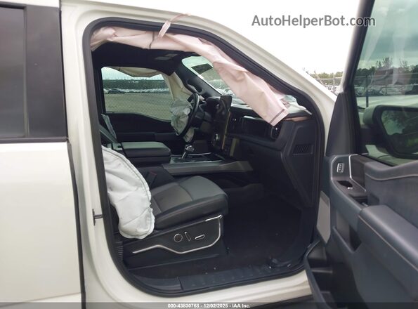1FT6W1EV2NWG03216 2022 FORD F-150 LIGHTNING White Սալոնի դիմացի տեսք