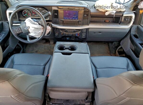 1FT7W2AA7PED45538 2023 FORD F250 White Dashboard view