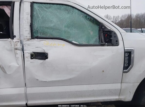 1FT7W2B66NEG43179 2022 FORD F-250 White Widok wnętrza z przodu