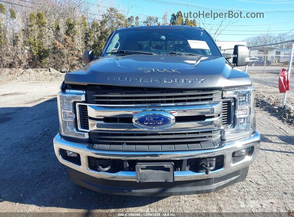 1FT7W2B68JEB24628 2018 FORD F-250 Gray 