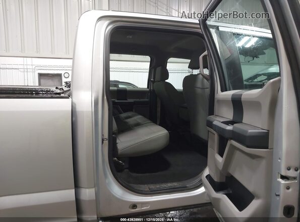 1FT7W2B68JEB96557 2018 FORD F-250 Silver Vista de la etiqueta del VIN