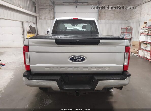 1FT7W2B68JEB96557 2018 FORD F-250 Silver 