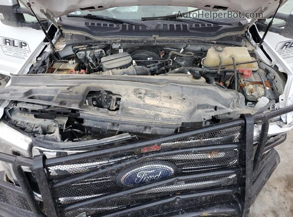1FT7W2BN5NED10446 2022 FORD F250 White Widok wnętrza z tyłu
