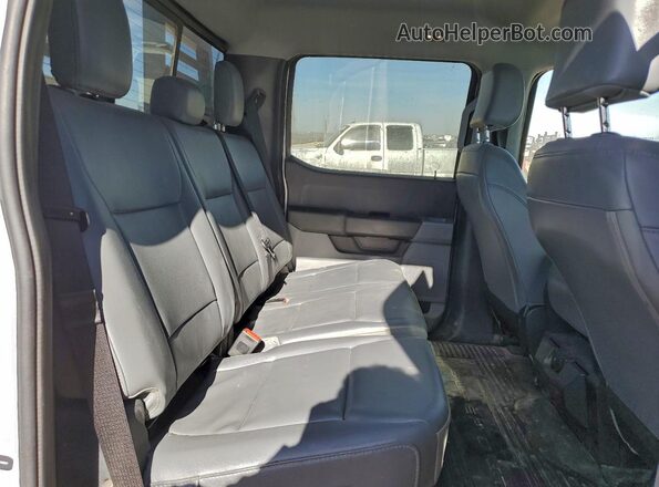 1FT7W2BT3SEC44960 2025 FORD F250 White Հետևի նստատեղերի տեսք