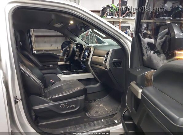 1FT7W2BT7JEB09804 2018 FORD F-250 Silver Вид салону спереду