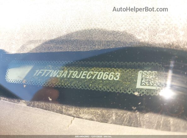 1FT7W3AT9JEC70663 2018 FORD F350 White 