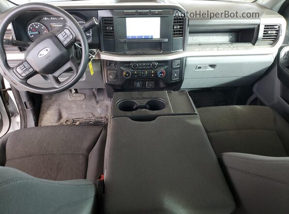 1FT7X2AA1REF28076 2024 FORD F250 White Dashboard view