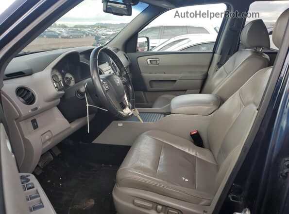 1FT7X2AA1REF28076 2024 FORD F250 White Front interior view