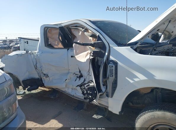 1FT7X2BA0PEC70516 2023 FORD F-250 White Դիմացի տեսք