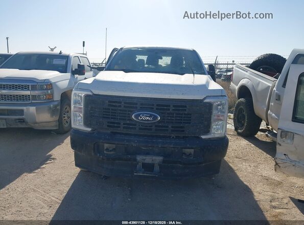 1FT7X2BA0PEC70516 2023 FORD F-250 White Առջևի վահանակի տեսք