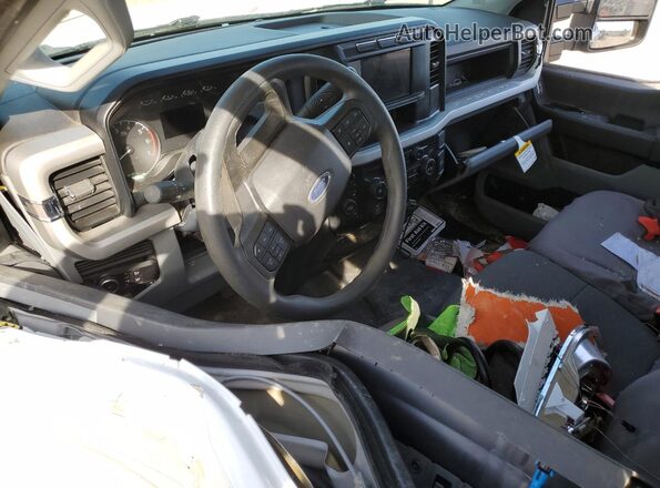 1FT7X2BA0REF61097 2024 FORD F250 Белый Вид панели приборов