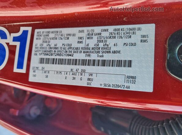 1FT8W2BT2REC13942 2024 FORD F250 Red Vista del compartimento del motor