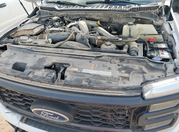 1FT8W2BT4REC94586 2024 FORD F250 White Вид задньої частини салону