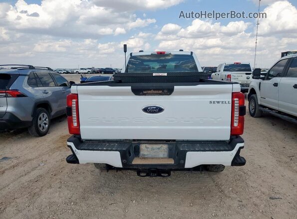 1FT8W2BT4REC94586 2024 FORD F250 White Вид ззаду