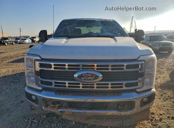 1FT8W2BT9SEC85064 2025 FORD F250 White Widok z przodu
