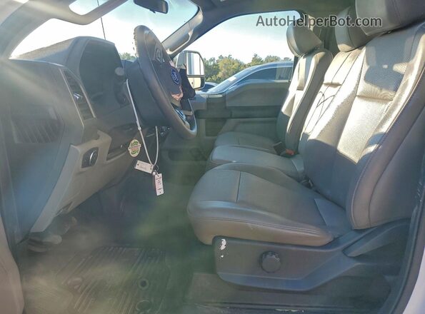1FTBF2A60NED45920 2022 FORD F250 White Widok wnętrza z przodu