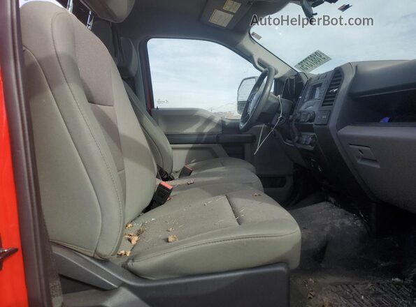 1FTBF2B67NEF37611 2022 FORD F250 Red Rear seats view
