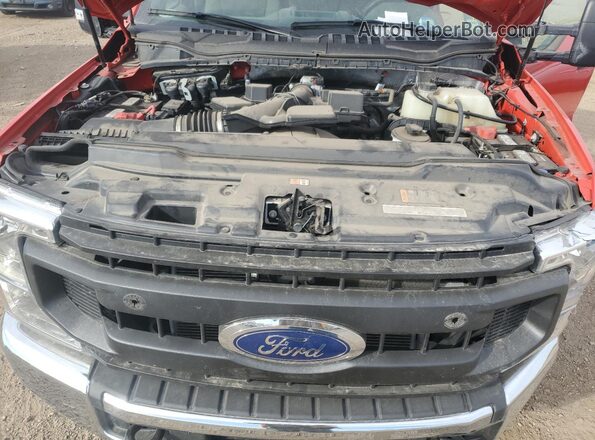 1FTBF2B67NEF37611 2022 FORD F250 Red Rear interior view