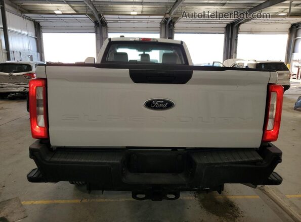 1FTBF2BA3PED00055 2023 FORD F250 White უკანა ხედი