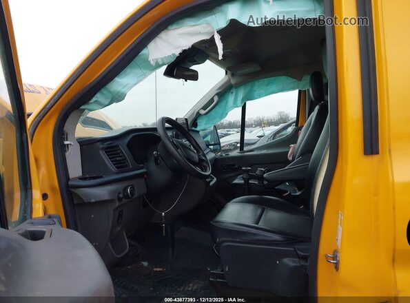 1FTBR1Y82MKA04401 2021 FORD TRANSIT-250 Yellow Vista interior delantera