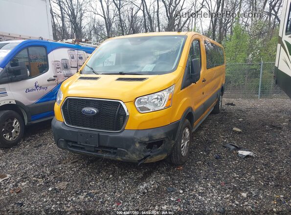 1FTBR1Y82MKA04401 2021 FORD TRANSIT-250 Yellow Vista del cuadro de instrumentos