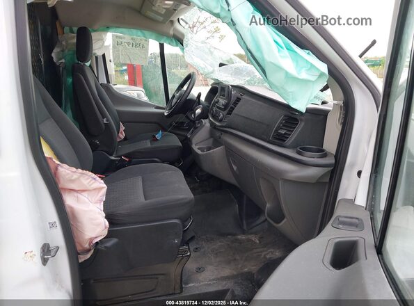 1FTBR1Y83NKA44567 2022 FORD TRANSIT-250 Белый Вид салона спереди