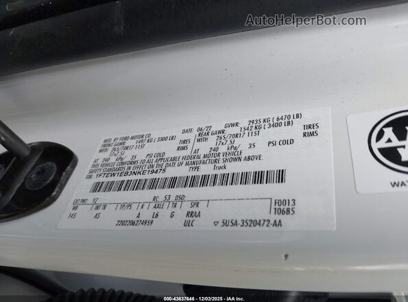 1FTEW1EB3NKE19475 2022 FORD F150 White Vista del compartimento del motor