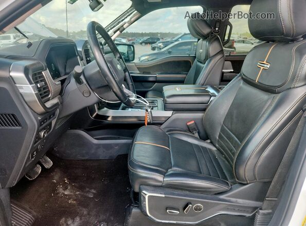 1FTFW1ED6NFB33134 2022 FORD F150 White Widok wnętrza z przodu