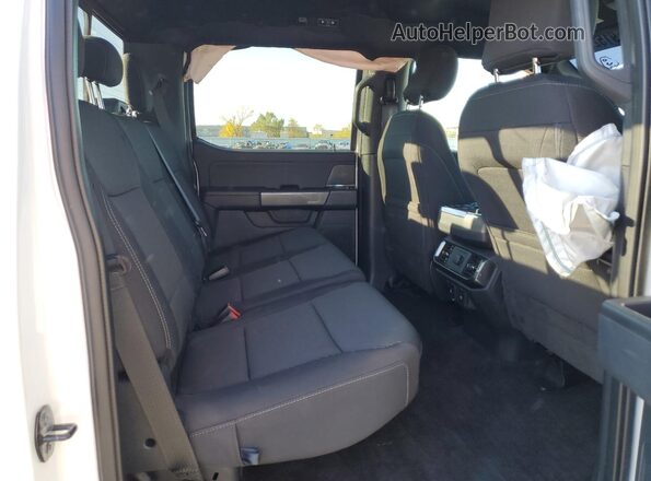 1FTFW1ED7NFB29965 2022 FORD F150 White Widok tylnych siedzeń